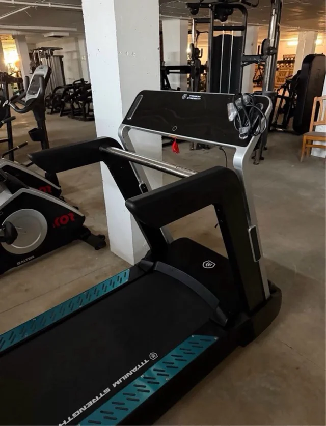 Cinta de correr Titanium Strength