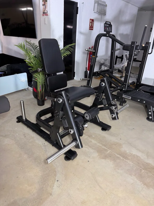 Máquina de Extensión de Cuádriceps Unilateral