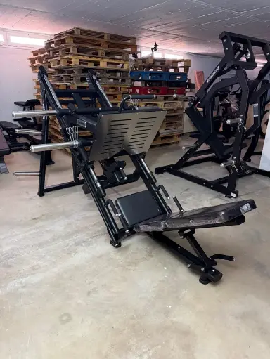 Prensa de Piernas 45º Black Series Titanium Strenght