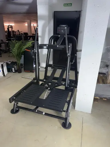 Belt Squat Genesis Series Titanium Strength