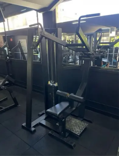 Máquina Jalón al Pecho